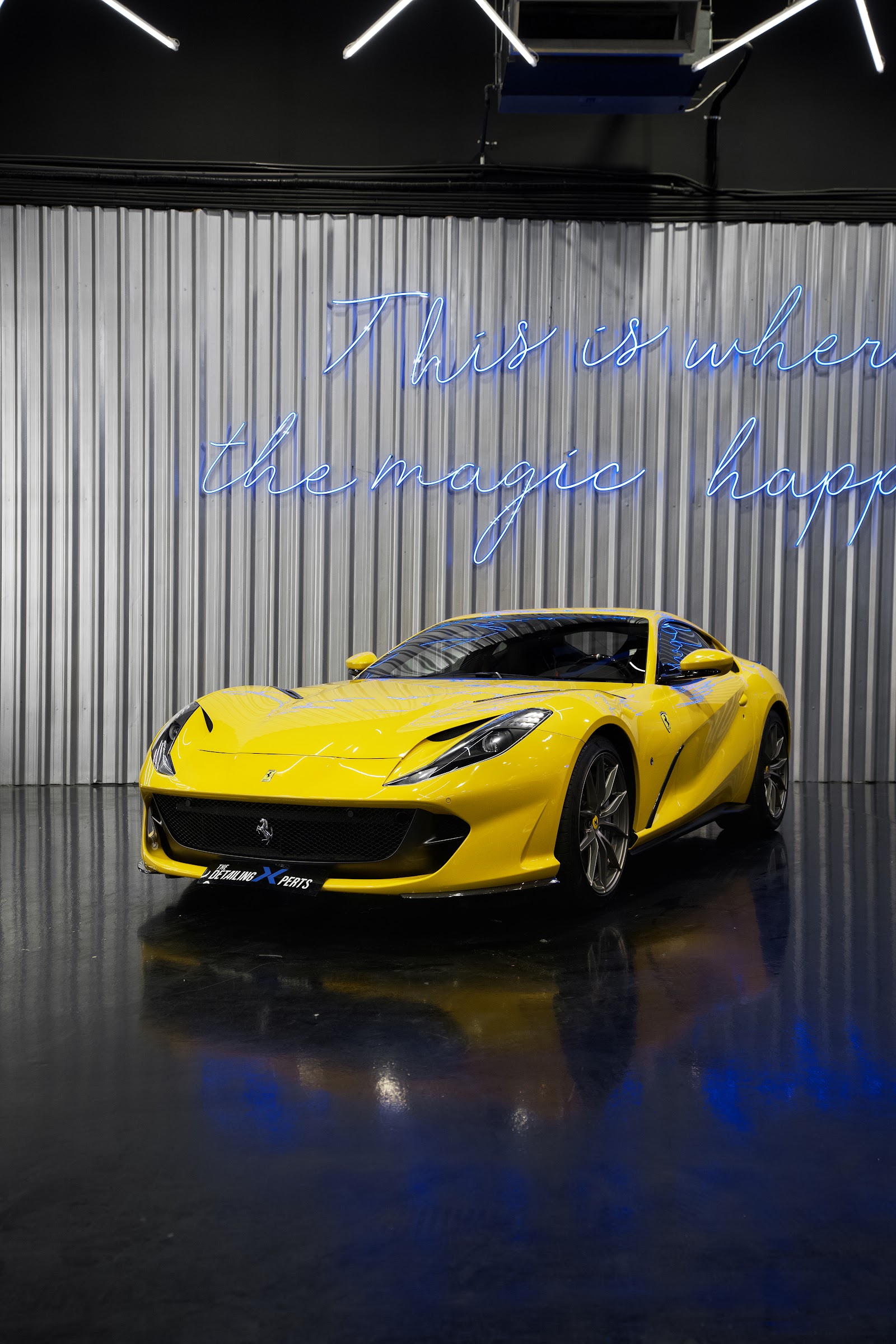 FERRARI 812 (yellow)
