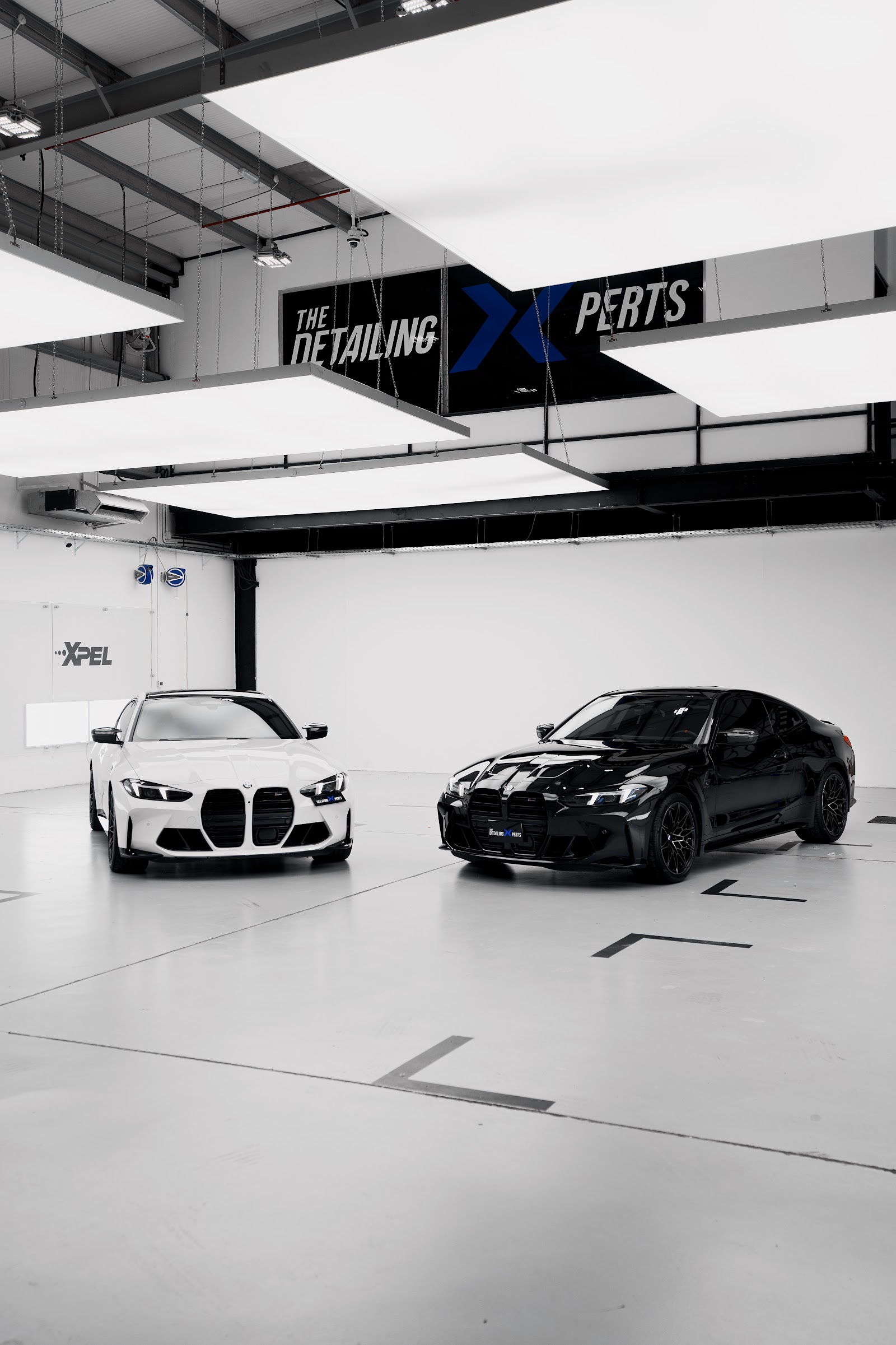 2 BMW M4 COMPETITION