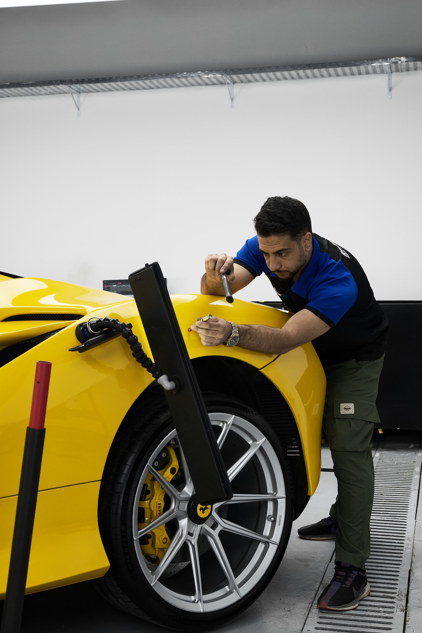 FERRARI F8 TRIBUTO (yellow)