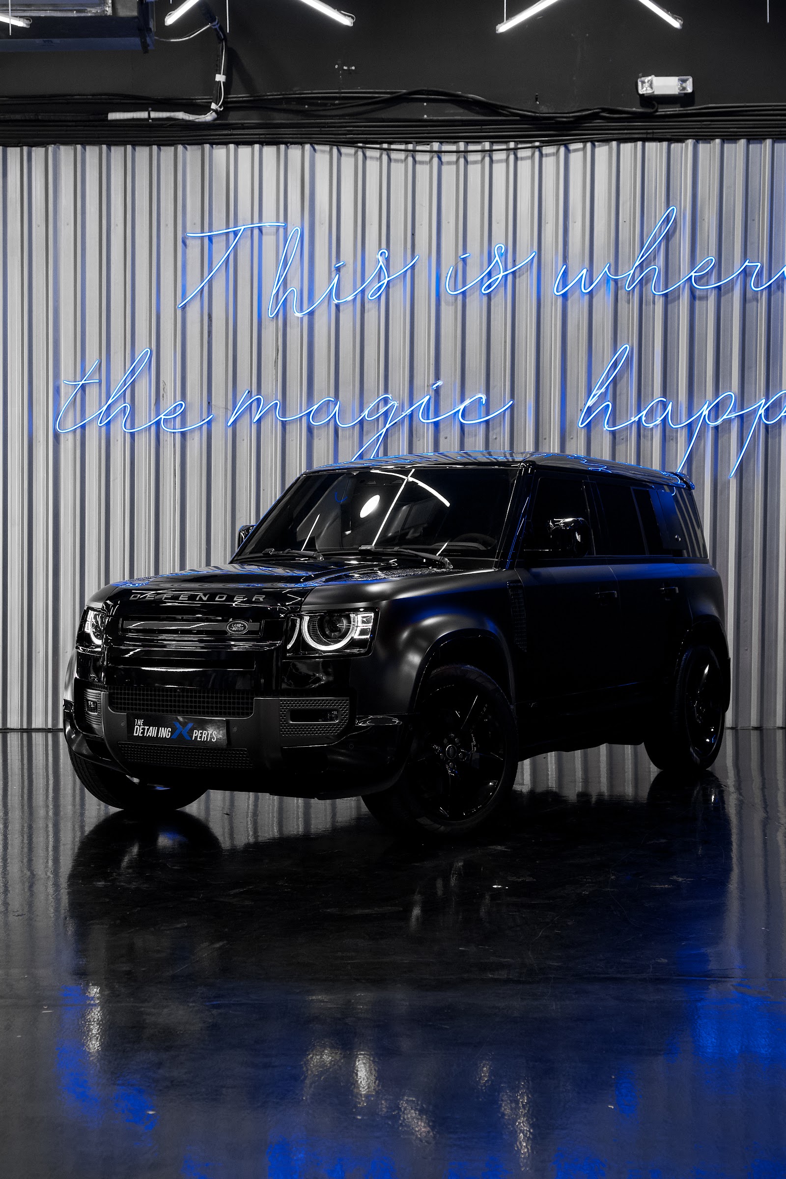 DEFENDER (black matte)