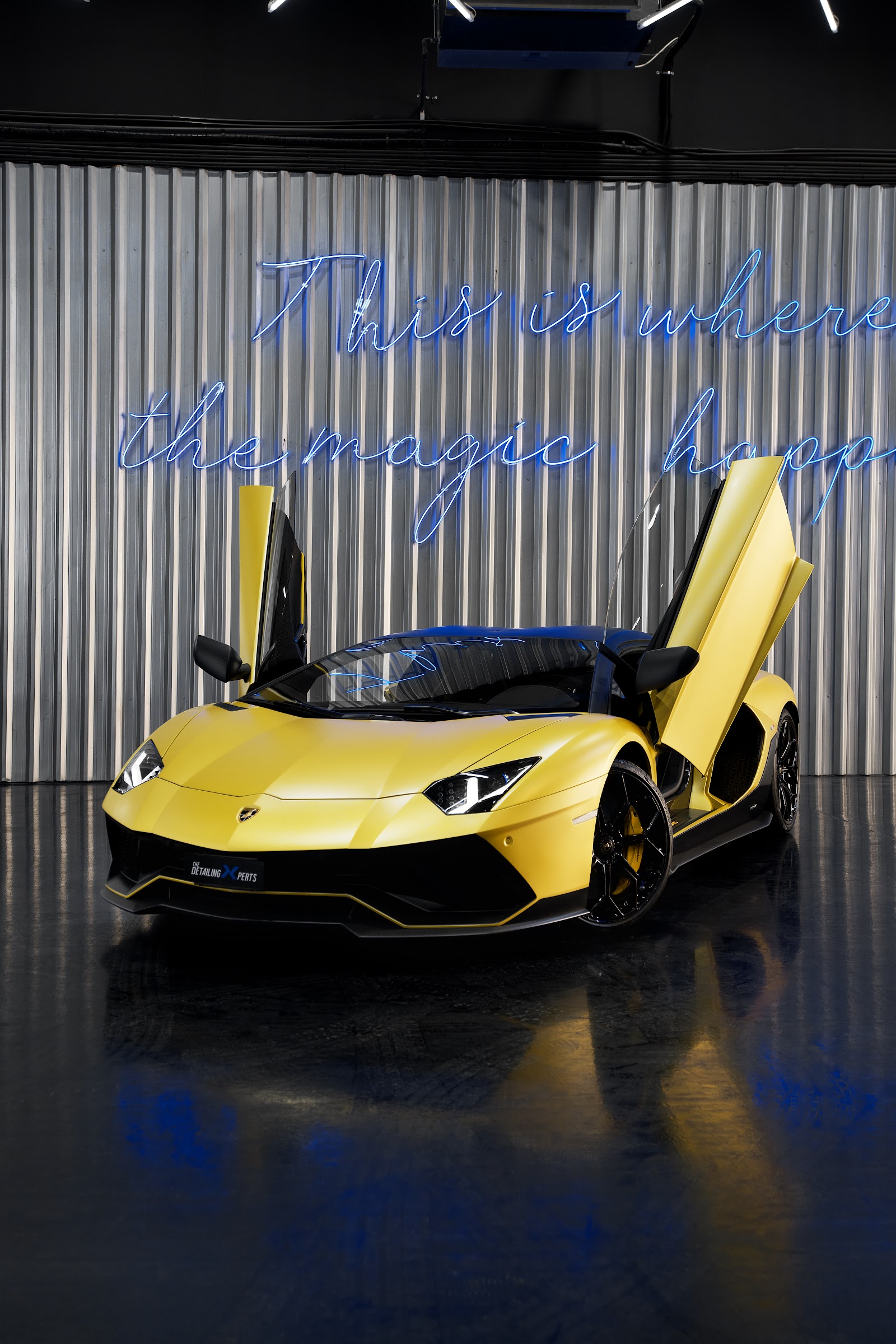 LAMBO AVENTADOR ULTIMAE (yellow)