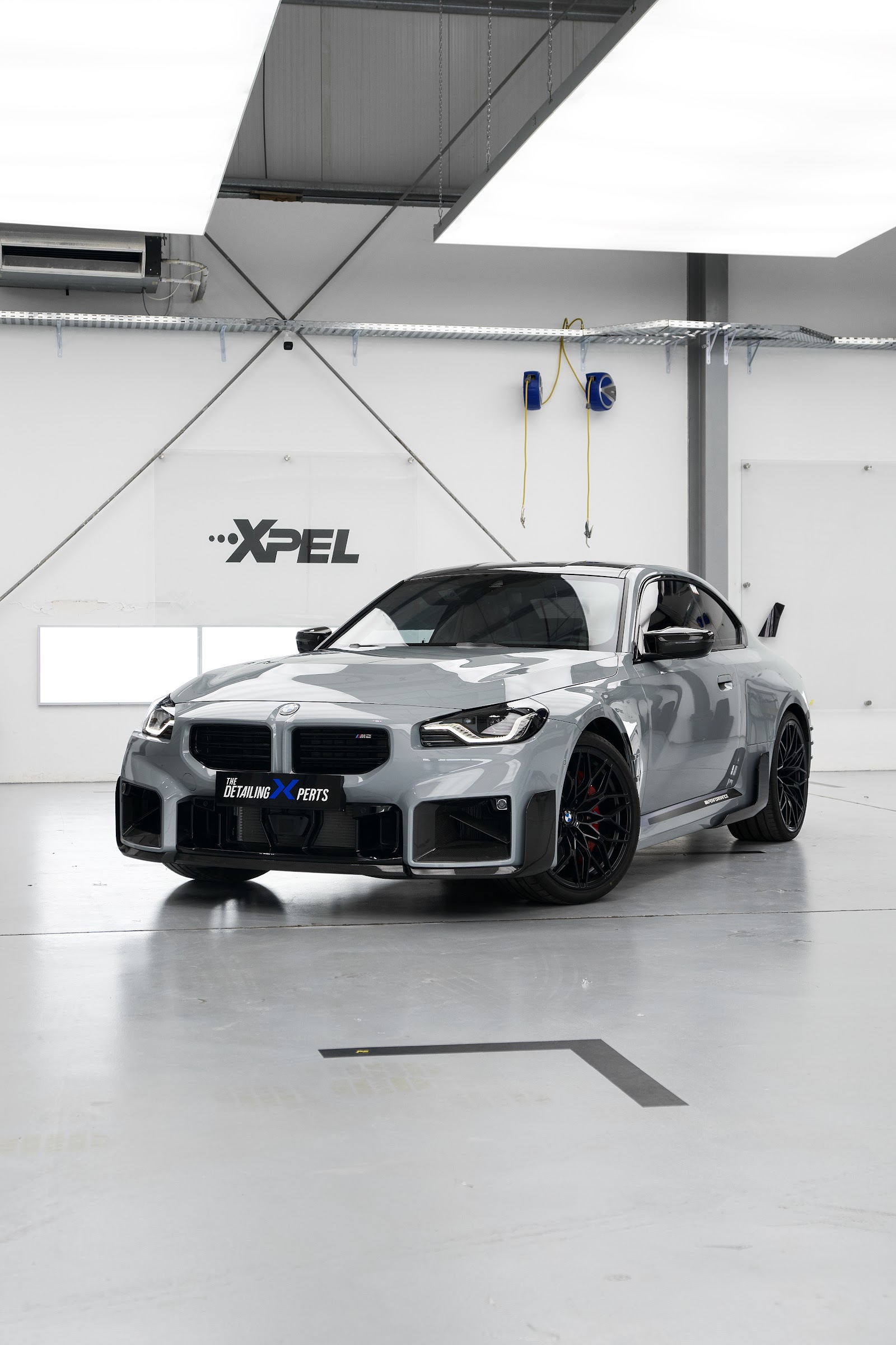 BMW M2 PERFORMANCE (gray)